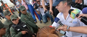 2 Santos habla con periodistas