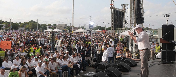 El Presidente Santos encabezó ante más de 20.000 personas el evento “Barranquilla celebra la Paz”, donde convocó a los colombianos a usar el poder del voto para dejar un país tranquilo a las próximas generaciones.